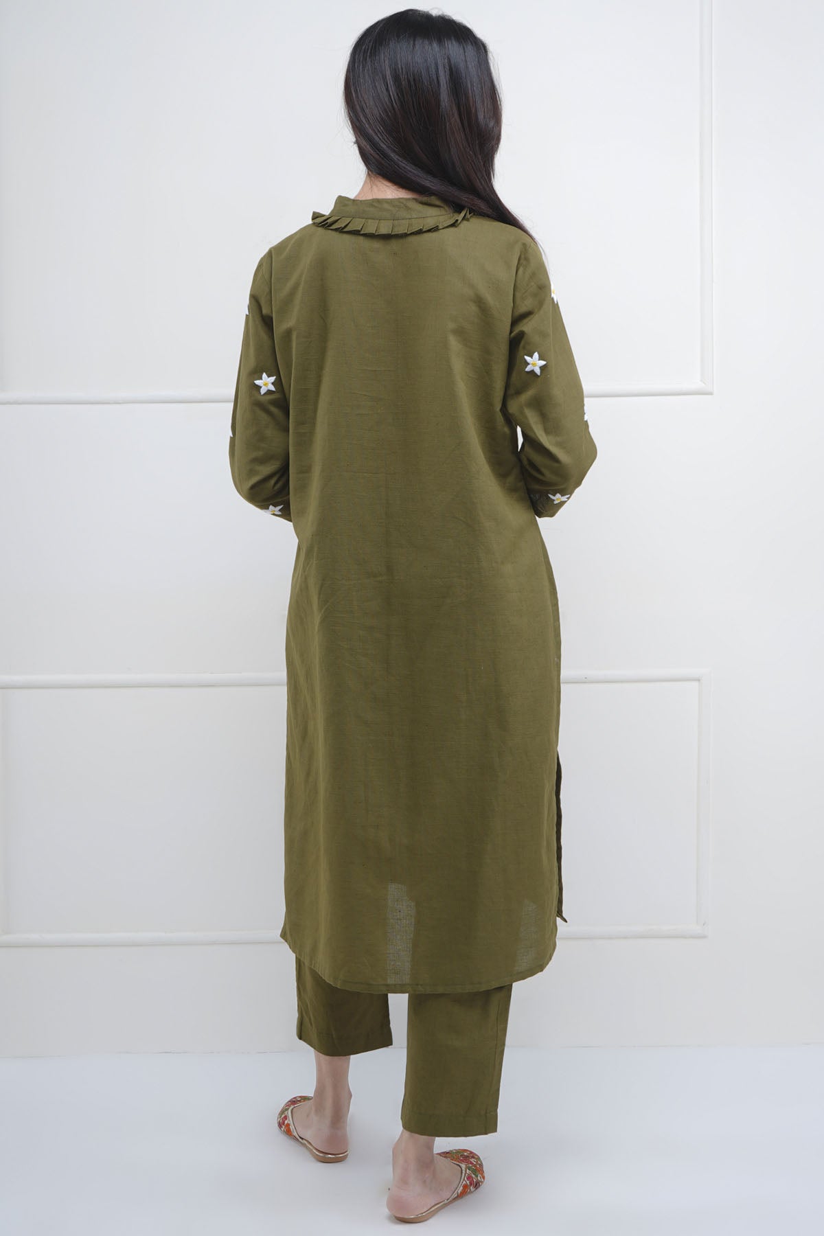 Green Embroidered Kurta & Pant
