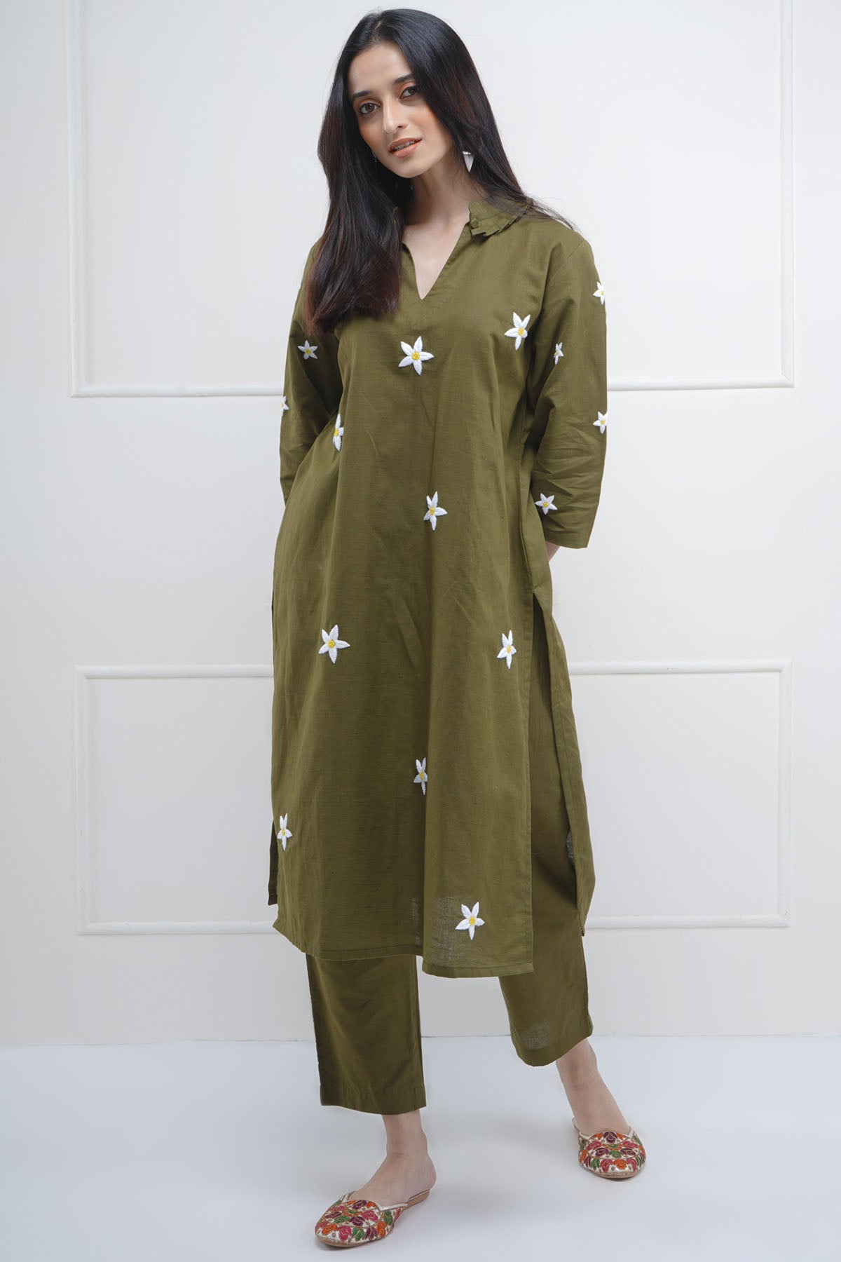 Green Embroidered Kurta & Pant