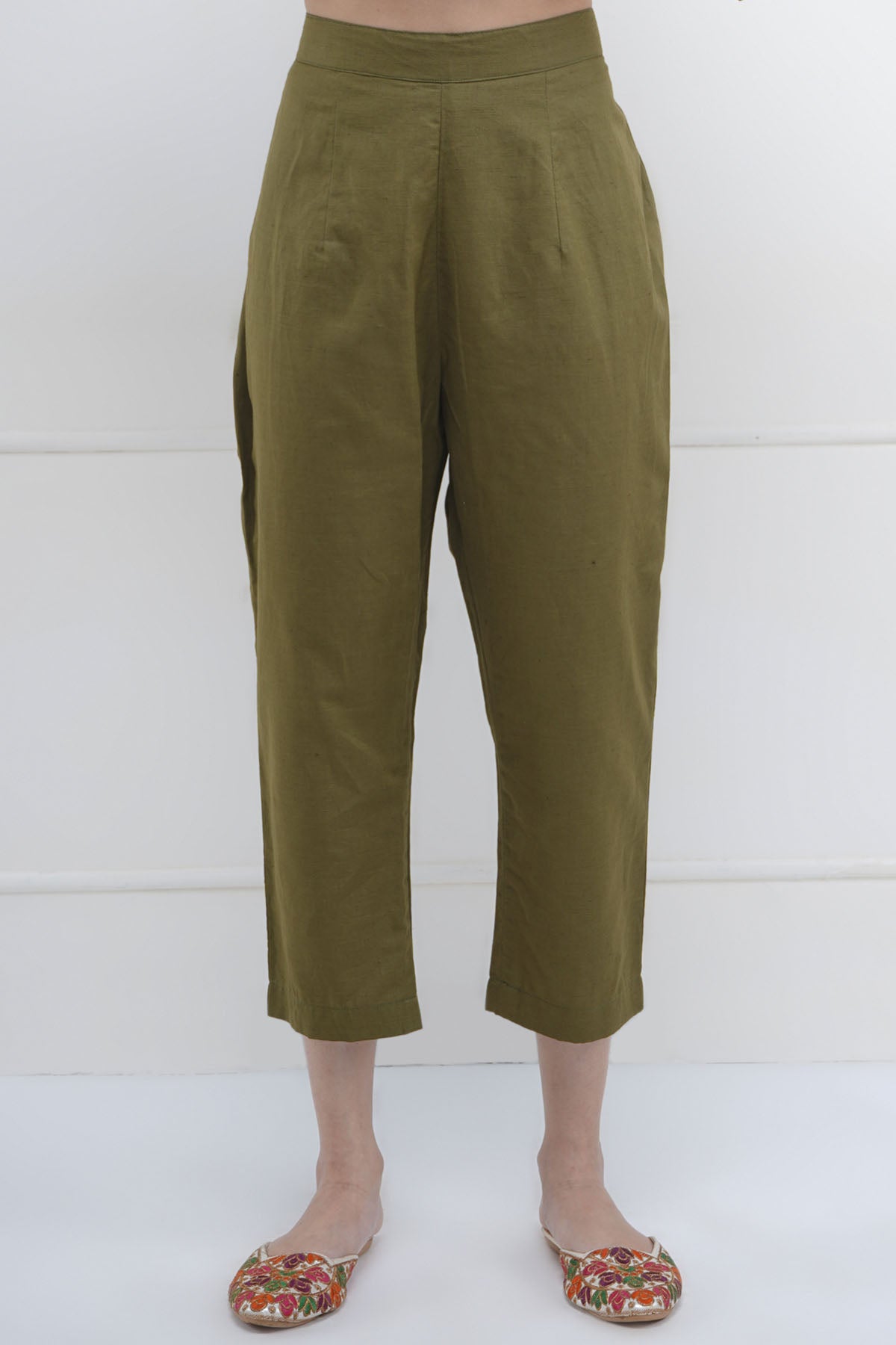 Green Embroidered Kurta & Pant