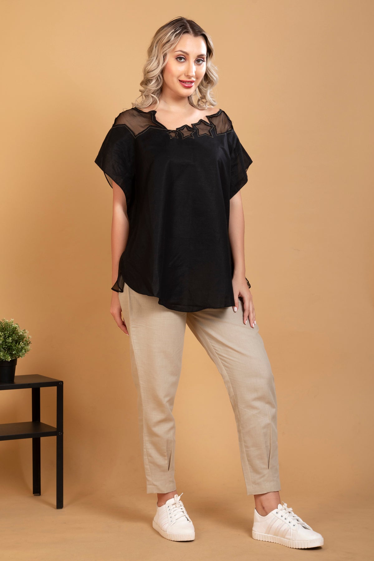 Black 5 Star Shaped Kaftan Top